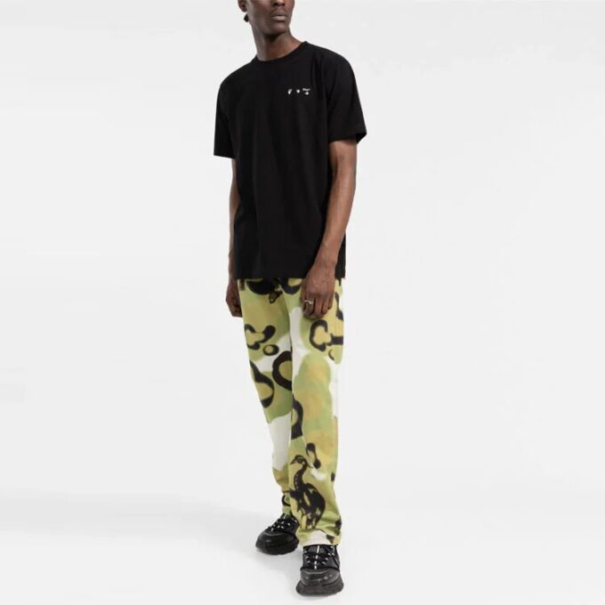 Off-White Herr FW21 T-shirt med bröstlogotyp, rund hals och korta Shorts, svart