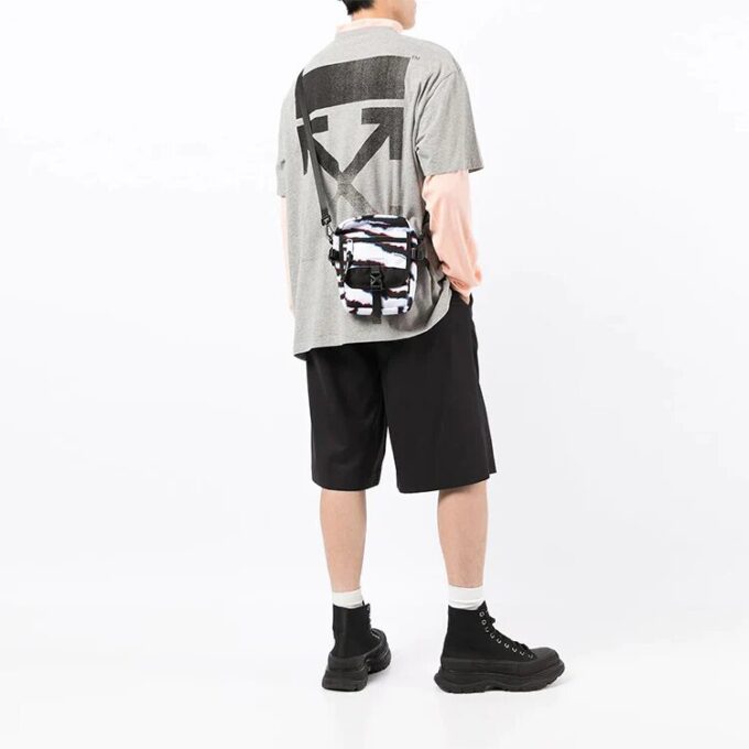 Off-White Herr FW21 T-shirt med logotryck, rund hals, korta ärmar och lös passform i grått