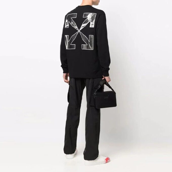 Off-White Herr SS22 Caravaggio pil- och bokstavsmönster, långärmad, lös passform, svart T-shirt