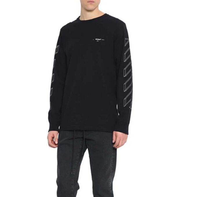 Off-White Herr-T-shirt med 3D-tryck, utskuren pil och långa ärmar i svart