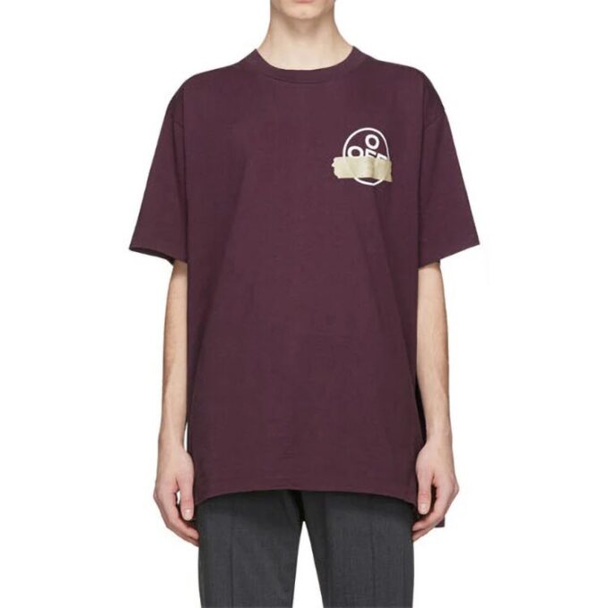Off-White Herr-T-shirt med bronserad pil, gummiband och lapp, kortärmad, lila T-shirt