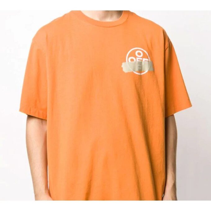 Off-White Herr-T-shirt med korta ärmar, bronsfärgad pil, gummiband och patch