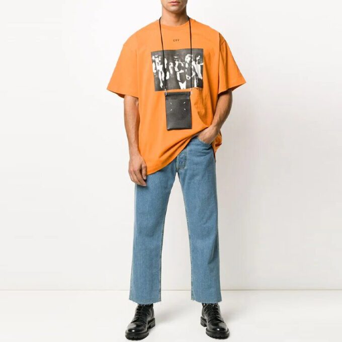 Off-White Herr-T-shirt med piltryck, rund hals och korta Shorts i orange