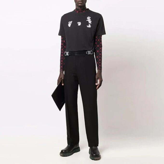 Off-White x New Era x MLB Crossover SS22 kortärmad t-shirt med logotryck, standardmodell, svart
