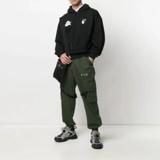 SS21 Röd tunga över logotryck Pullover Löst sittande Svart